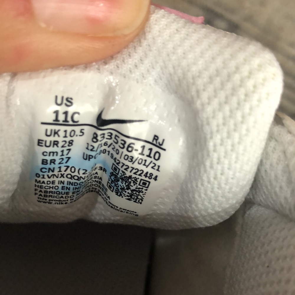 New! Girls NIKE SHOSE. - Picture 6 of 6